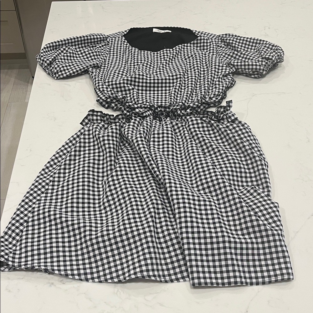 LALAVON: Black & White Gingham Open-Back Mini Dress